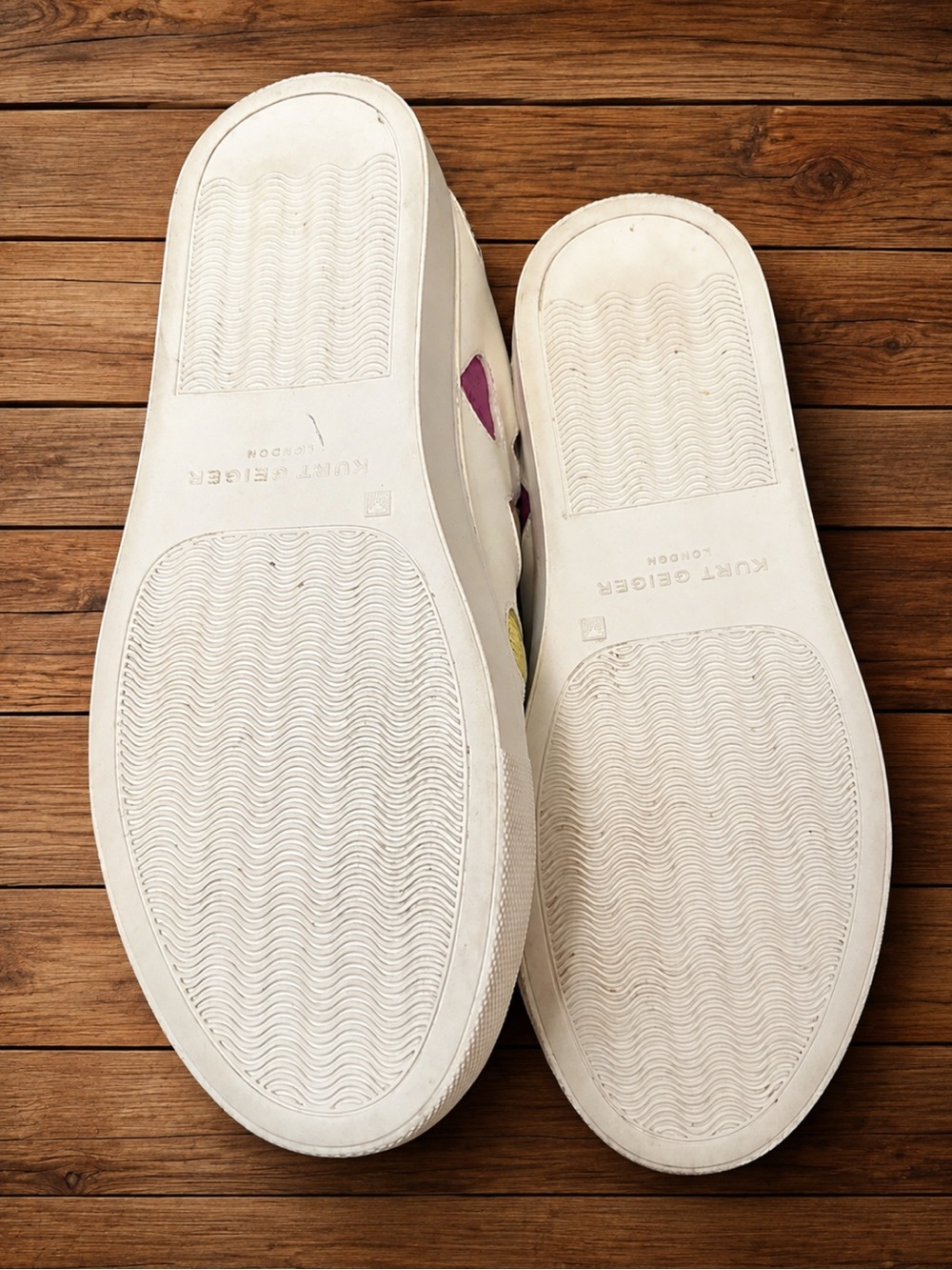 Kurt Geiger Love Lane White Leather with Multicolored Hearts Sneakers Size 8 - Picture 3 of 10